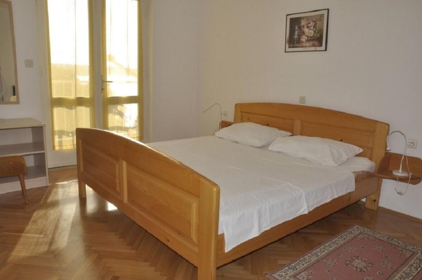 Apartments Petar - 6M From The Sea Barbat na Rabu ภายนอก รูปภาพ