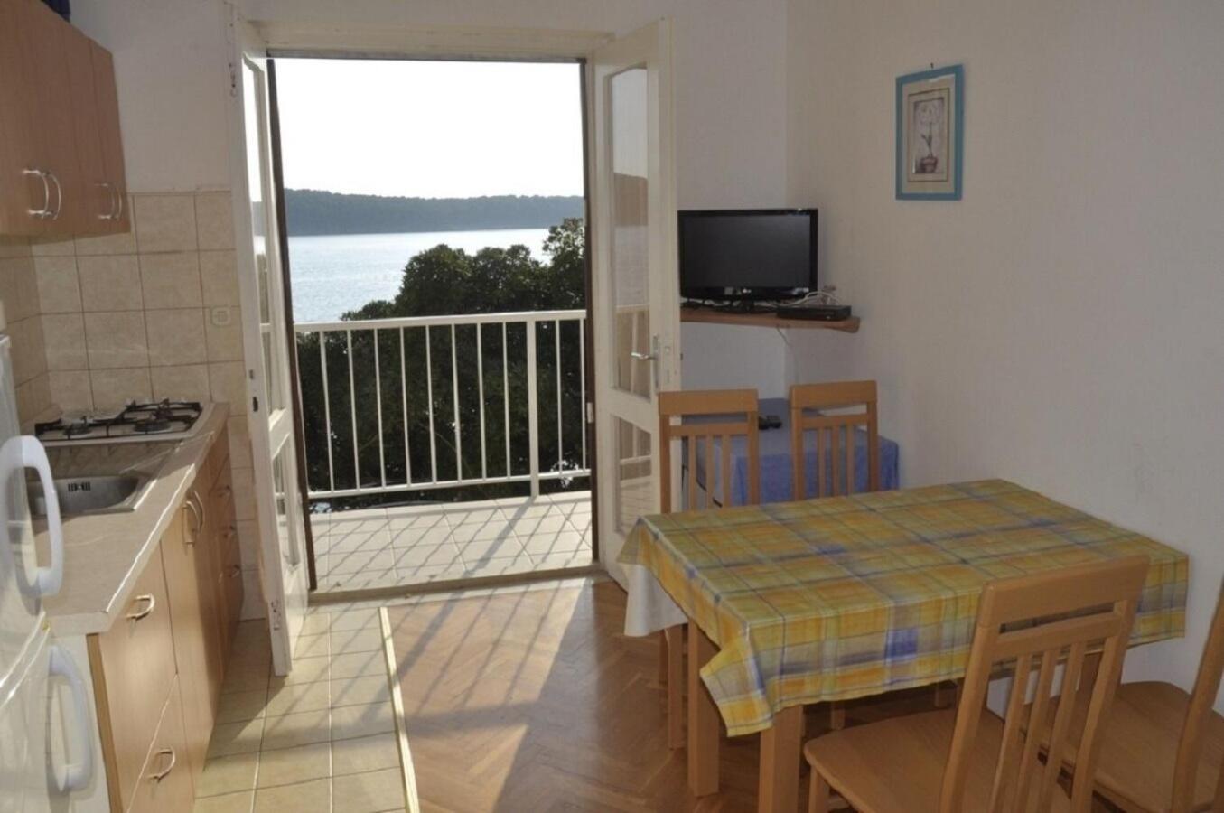 Apartments Petar - 6M From The Sea Barbat na Rabu ภายนอก รูปภาพ