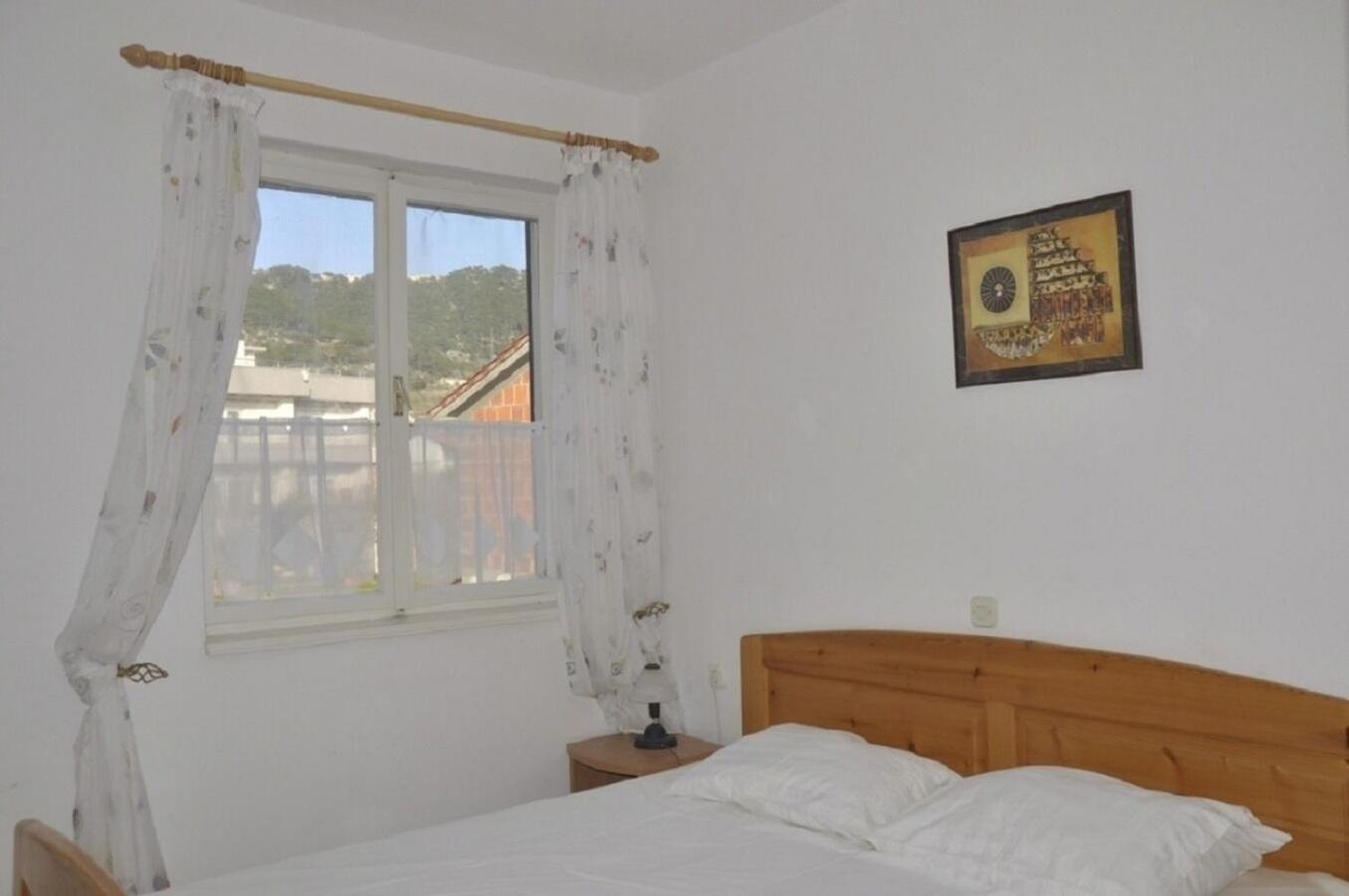 Apartments Petar - 6M From The Sea Barbat na Rabu ภายนอก รูปภาพ