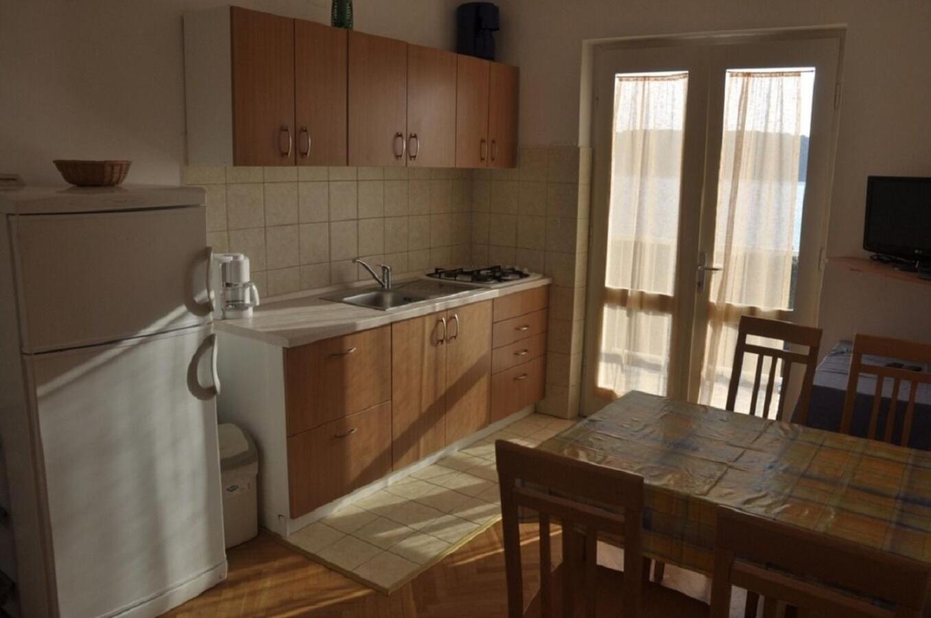 Apartments Petar - 6M From The Sea Barbat na Rabu ภายนอก รูปภาพ
