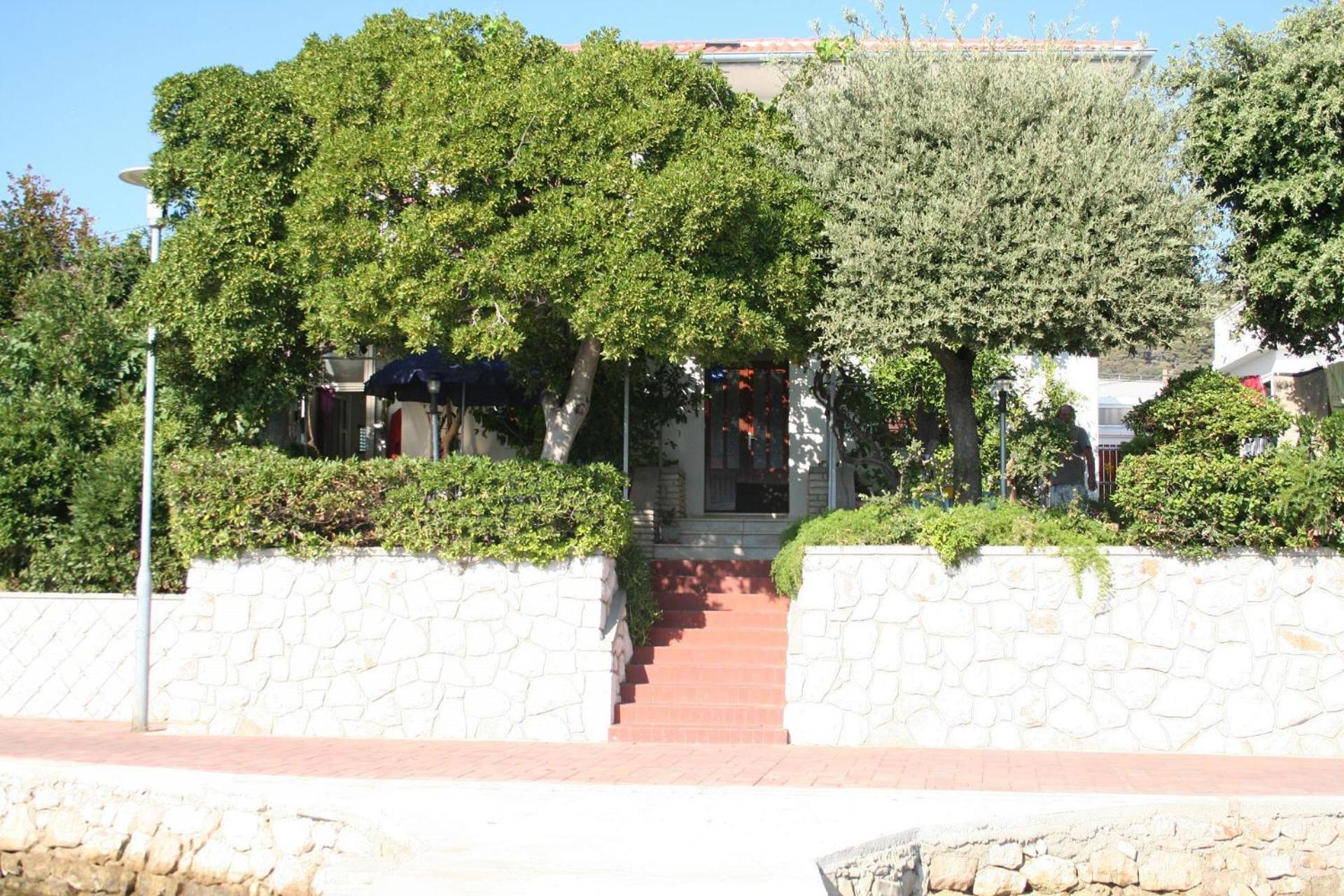 Apartments Petar - 6M From The Sea Barbat na Rabu ภายนอก รูปภาพ