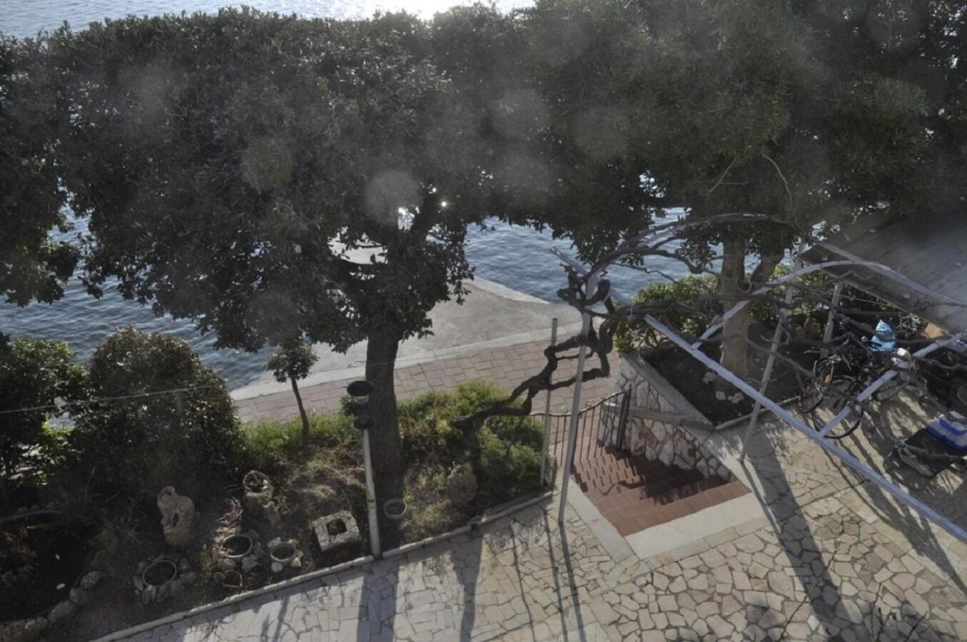 Apartments Petar - 6M From The Sea Barbat na Rabu ภายนอก รูปภาพ
