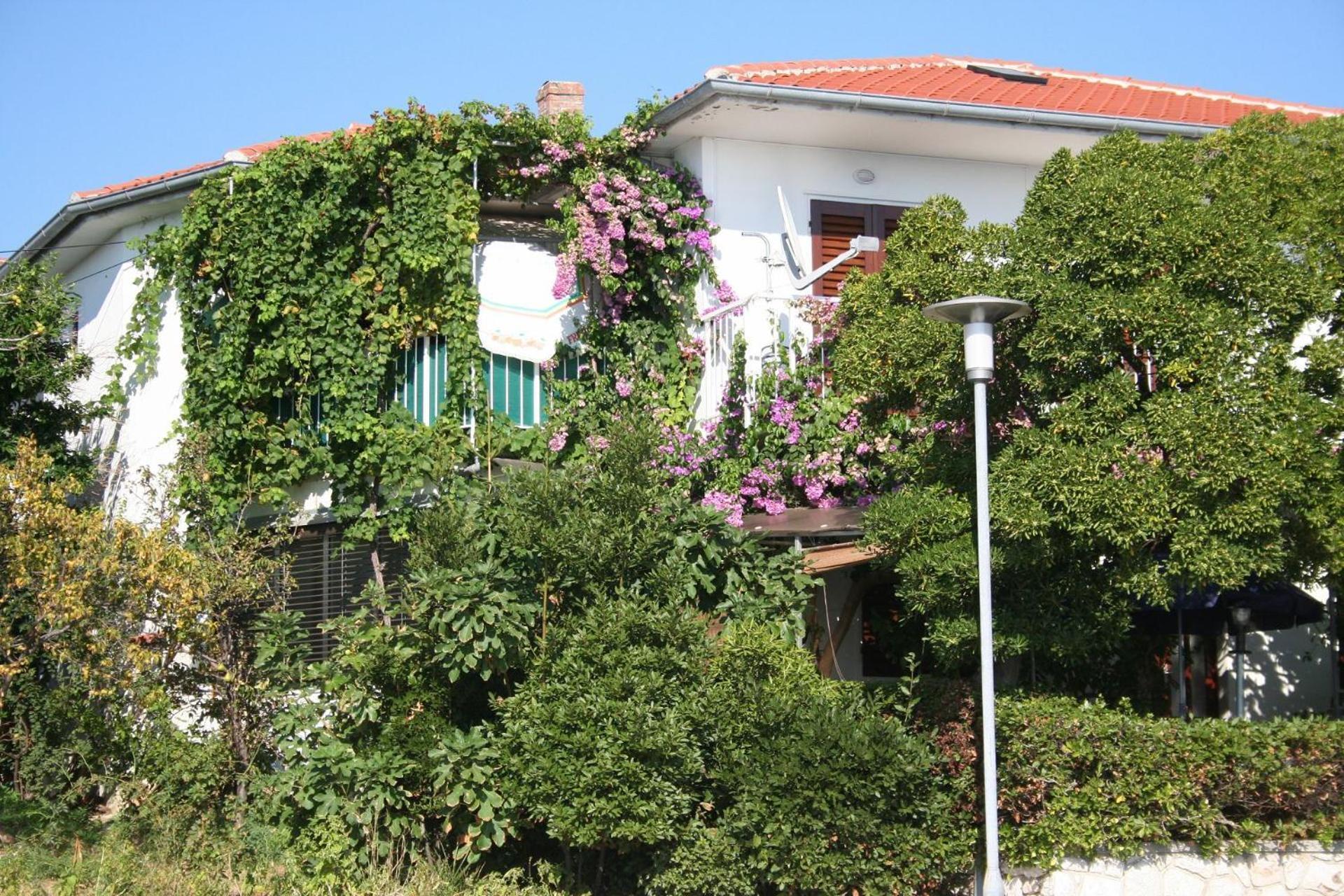 Apartments Petar - 6M From The Sea Barbat na Rabu ภายนอก รูปภาพ